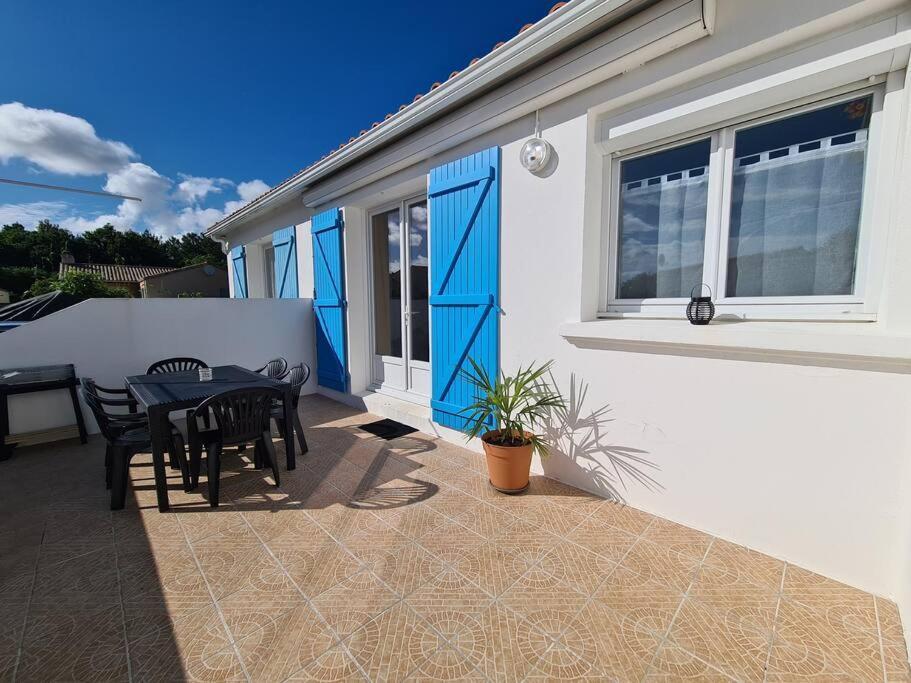 Maison Vendeenne: Beachside Family Retreat with Baby Amenities Saint-Hilaire-de-Riez Exterior photo